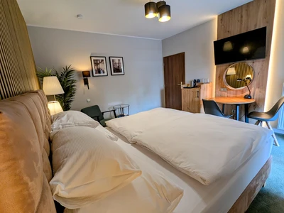 *** Superior s balkonem